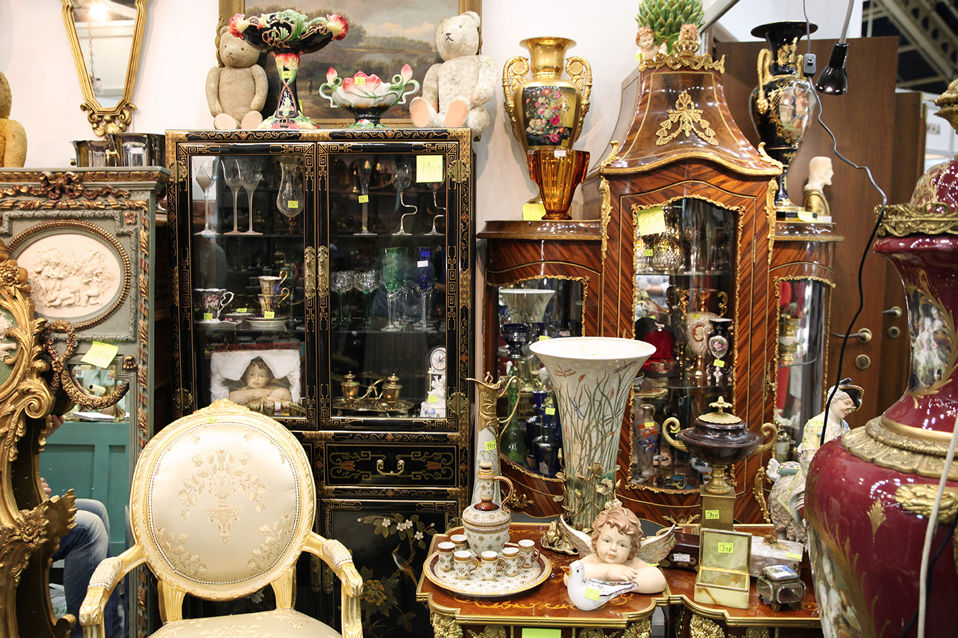 Best Tips For Buying Antique Furniture | thehome.com